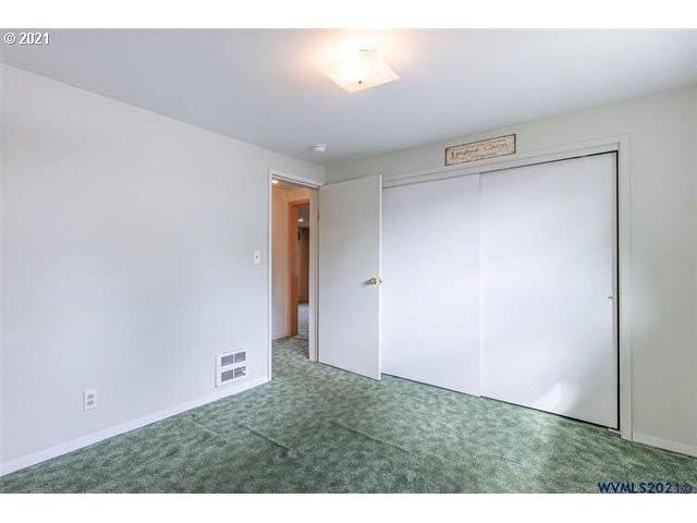 2455 G Street Springfield, OR 97477 - Photo 13 of 32 a view of an empty room