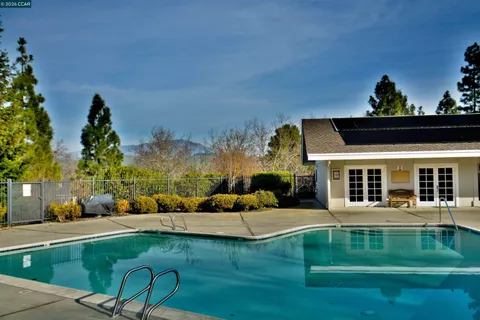 $1,199,000 | 411 Oneida Court, Danville, CA 94526