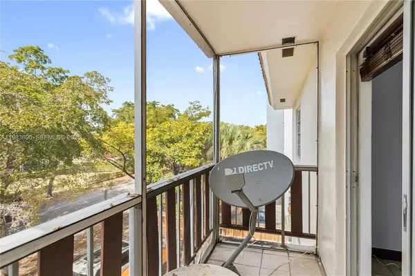 $1,900 | 13655 Northeast 10th Aveue, Unit 304, North Miami, FL 33161