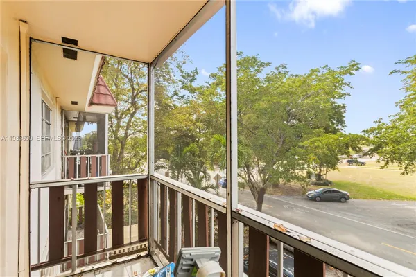 $1,900 | 13655 Northeast 10th Aveue, Unit 304, North Miami, FL 33161