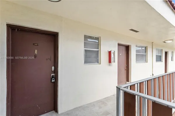 $1,900 | 13655 Northeast 10th Aveue, Unit 304, North Miami, FL 33161