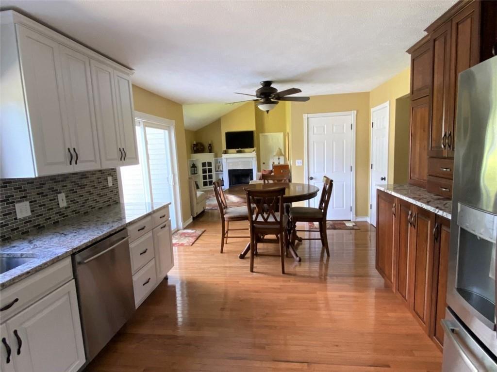 3911 Highview Way Columbus, IN 47203 - Photo 6 of 31 Gallery Image 6