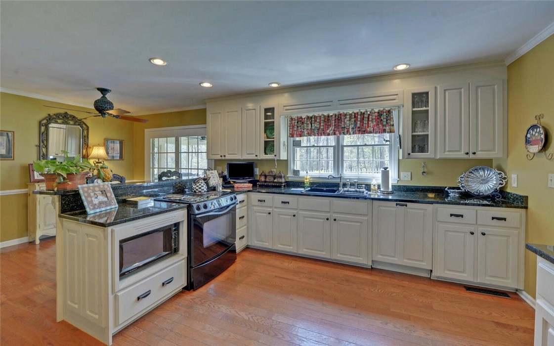300 Ridgewood Lane Hartwell, GA 30643 - Photo 14 of 50 Gallery Image 14