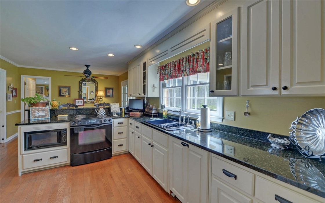 300 Ridgewood Lane Hartwell, GA 30643 - Photo 15 of 50 Gallery Image 15
