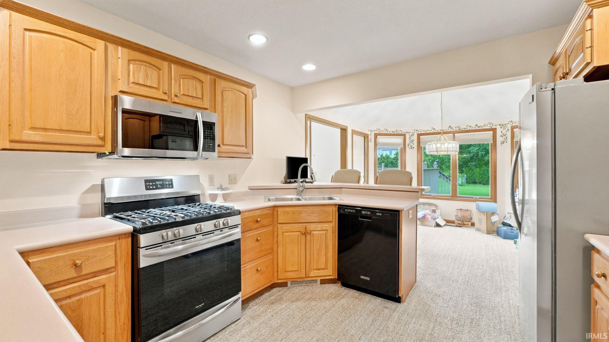 2425 Shore Oaks Pass Fort Wayne, IN 46814 - Photo 11 of 47