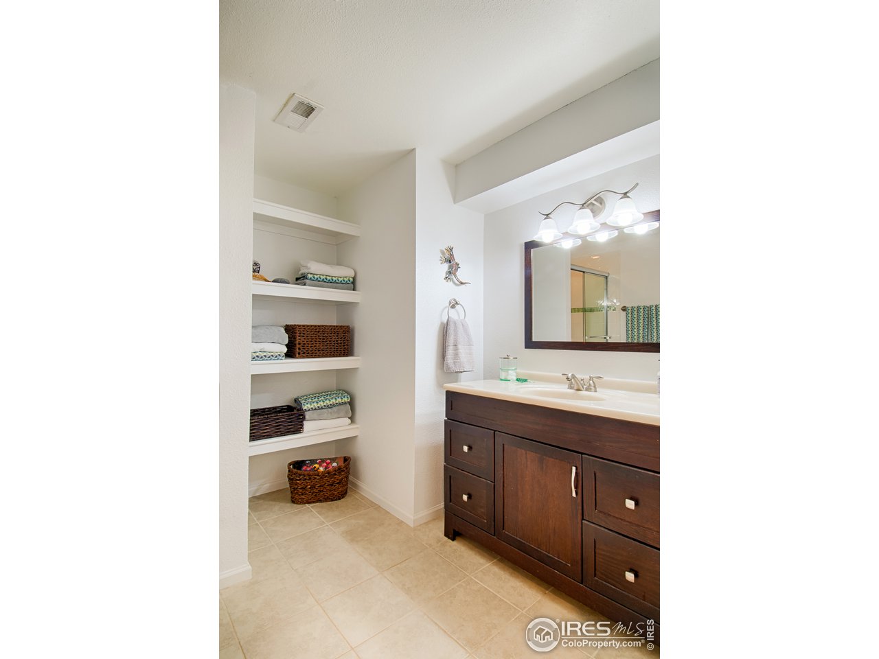 330 Fox Drive Boulder, CO 80303 - Photo 39 of 40 Basement bedroom ensuite bath