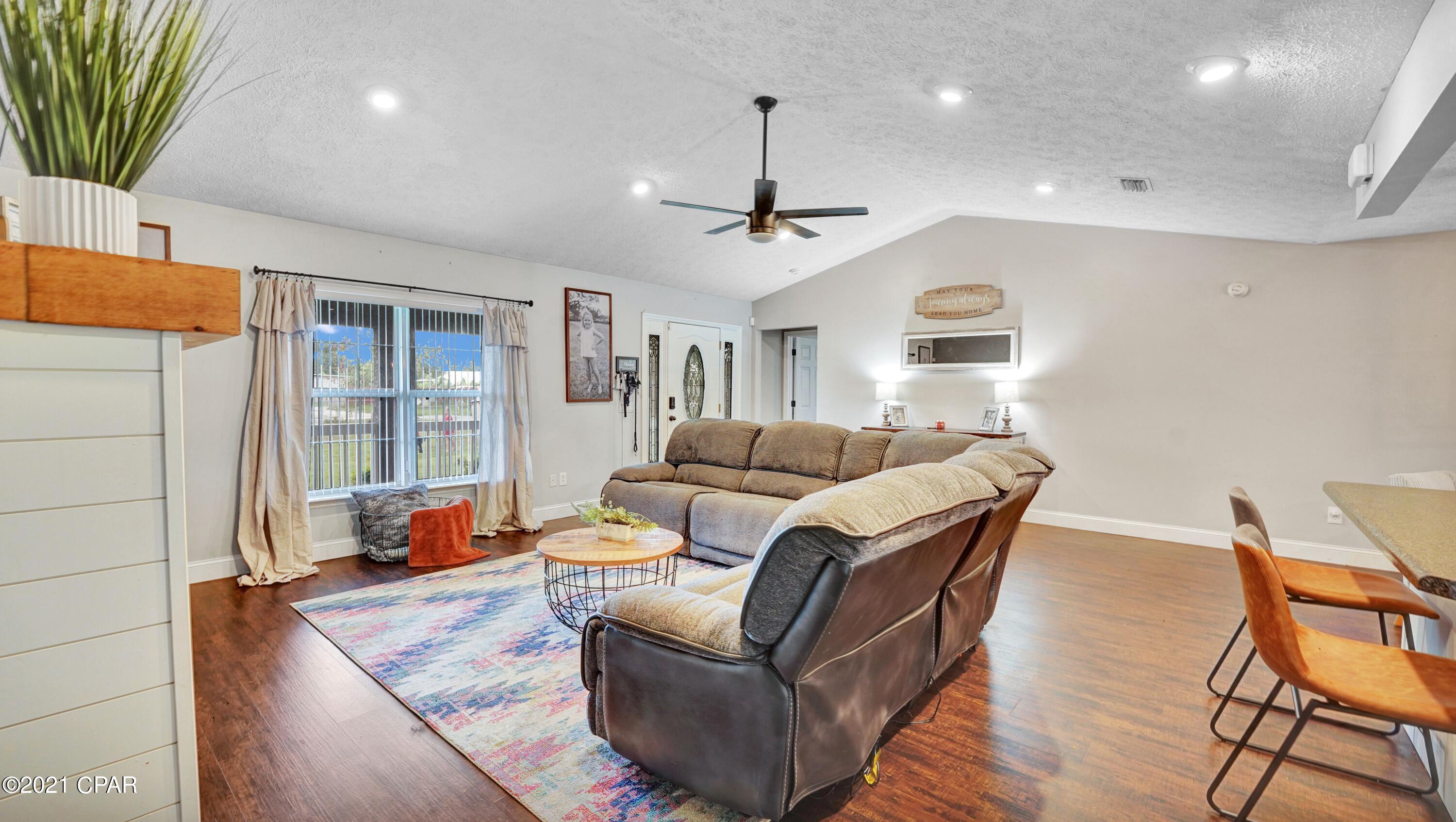 3734 Deer Run Road Southport, FL 32409 - Photo 10 of 46 Gallery Image 10