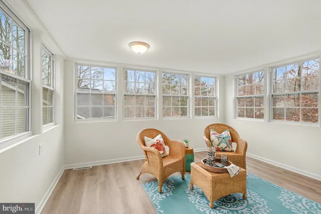 a view of a livingroom with furniture