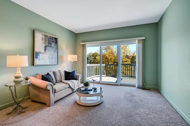 $599,000 | 110 Waterside Place, Burr Ridge, IL 60527