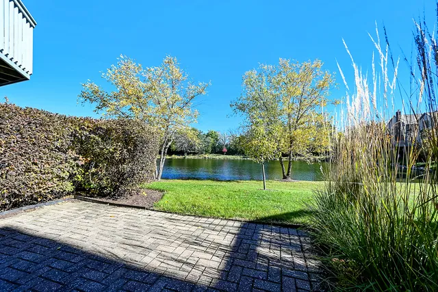 $599,000 | 110 Waterside Place, Burr Ridge, IL 60527