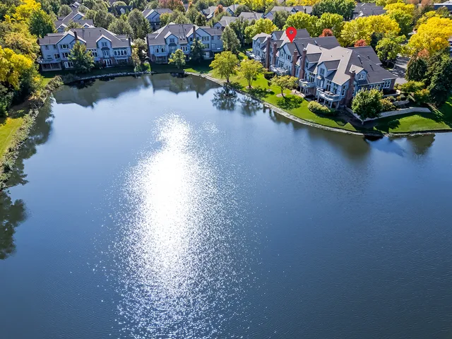 $599,000 | 110 Waterside Place, Burr Ridge, IL 60527