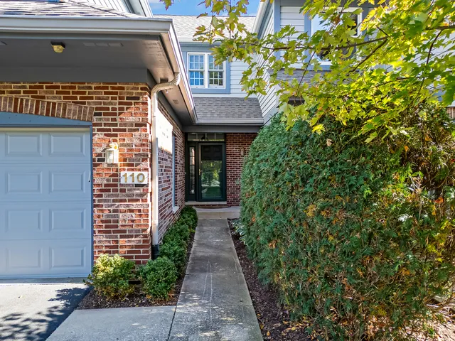 $599,000 | 110 Waterside Place, Burr Ridge, IL 60527