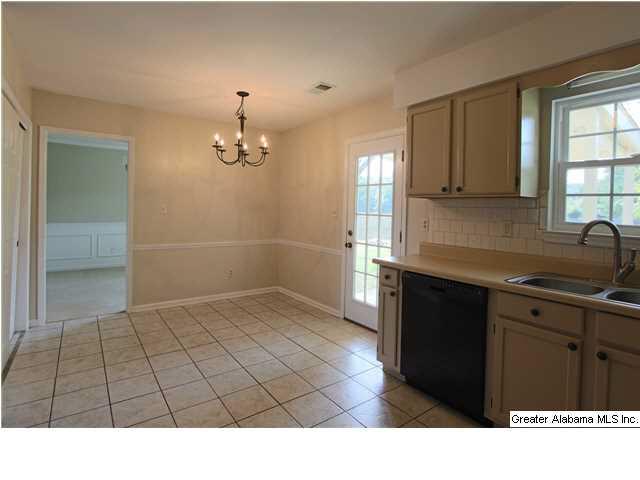 136 Bluegrass Drive Alabaster, AL 35007 - Photo 8 of 21