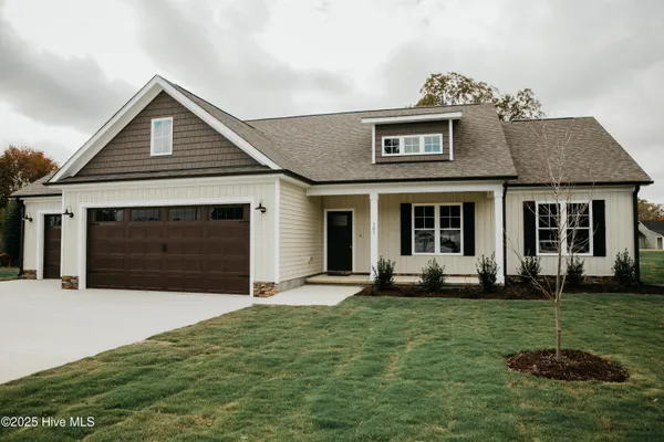 $349,400 | 101 Lucky Lane, Pikeville, NC 27863