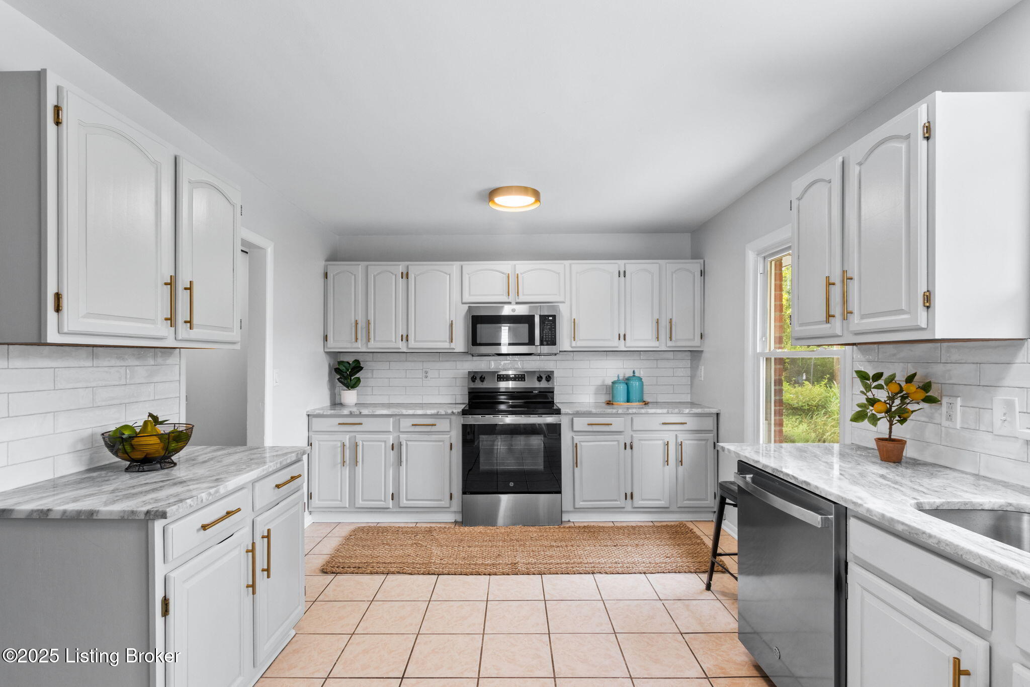 3815 Mamaroneck Road Louisville, KY 40218 - Photo 21 of 55 22-web-or-mls-696A8158