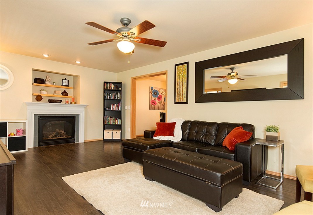 17546 Southeast 135th Street Renton, WA 98059 - Photo 2 of 25 Gallery Image 2
