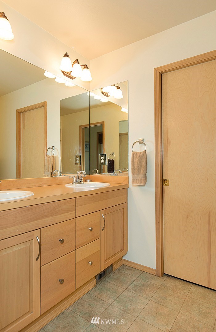 17546 Southeast 135th Street Renton, WA 98059 - Photo 11 of 25 Gallery Image 11