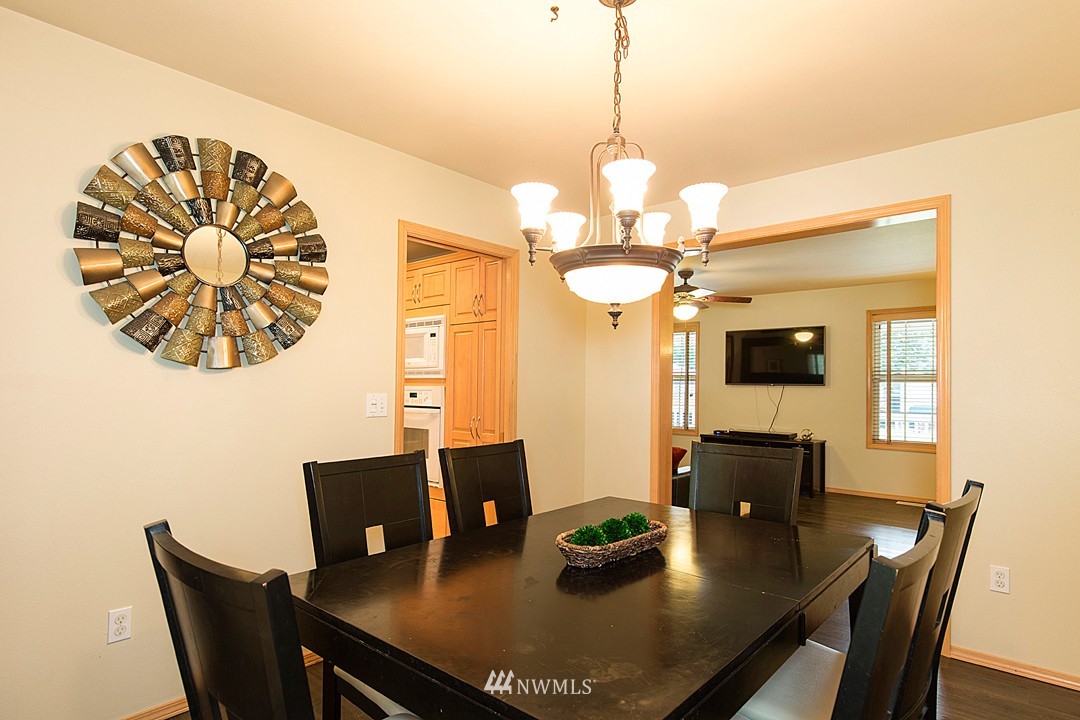 17546 Southeast 135th Street Renton, WA 98059 - Photo 4 of 25 Gallery Image 4
