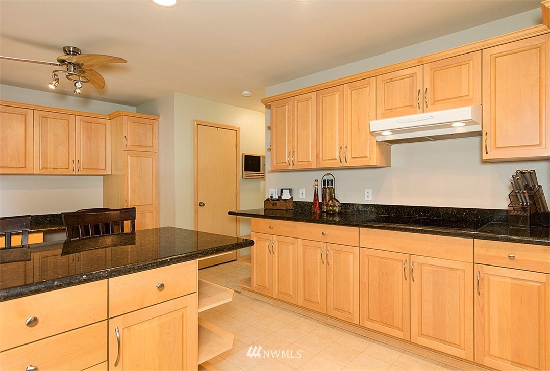 17546 Southeast 135th Street Renton, WA 98059 - Photo 6 of 25 Gallery Image 6