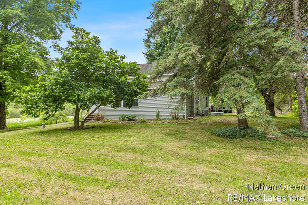 2122 Coats Grove Road Hastings, MI 49058 - Photo 3 of 36