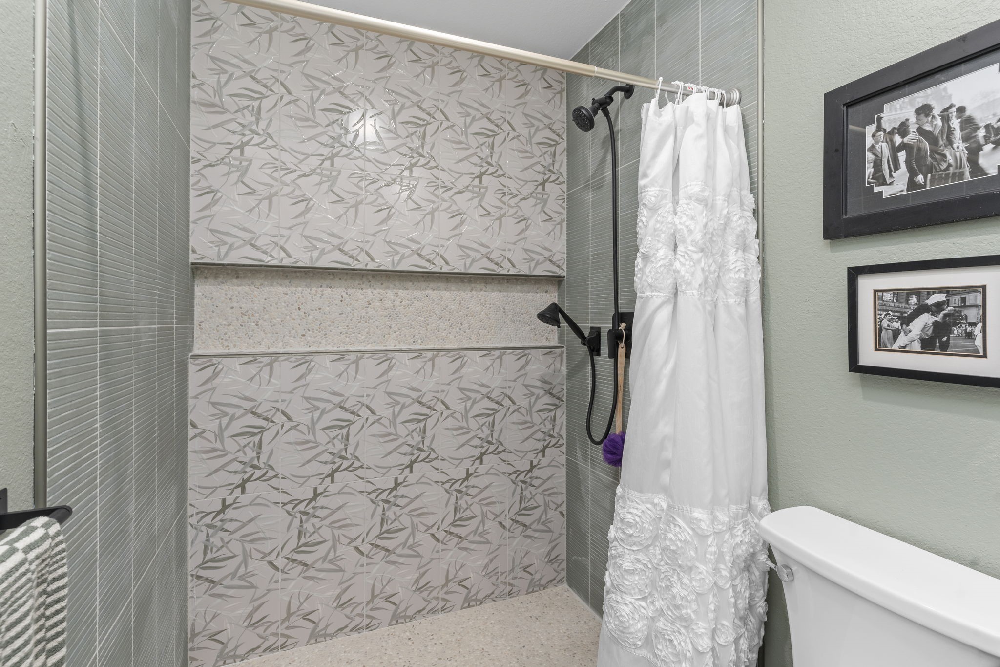 22565 Cormorant Court Splendora, TX 77372 - Photo 29 of 50 a bathroom with a shower and a toilet