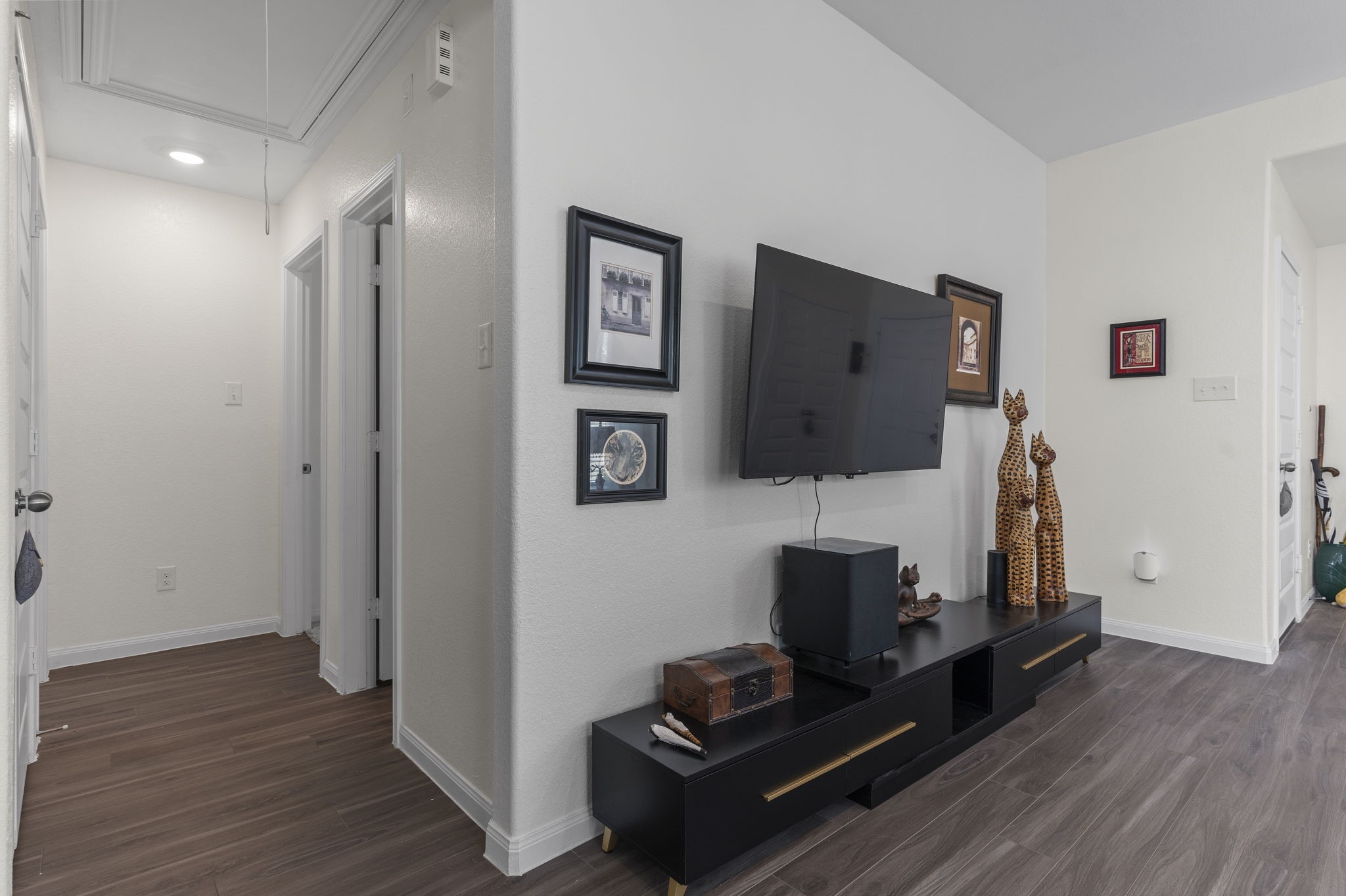 22565 Cormorant Court Splendora, TX 77372 - Photo 31 of 50 a living room with furniture and a flat screen tv