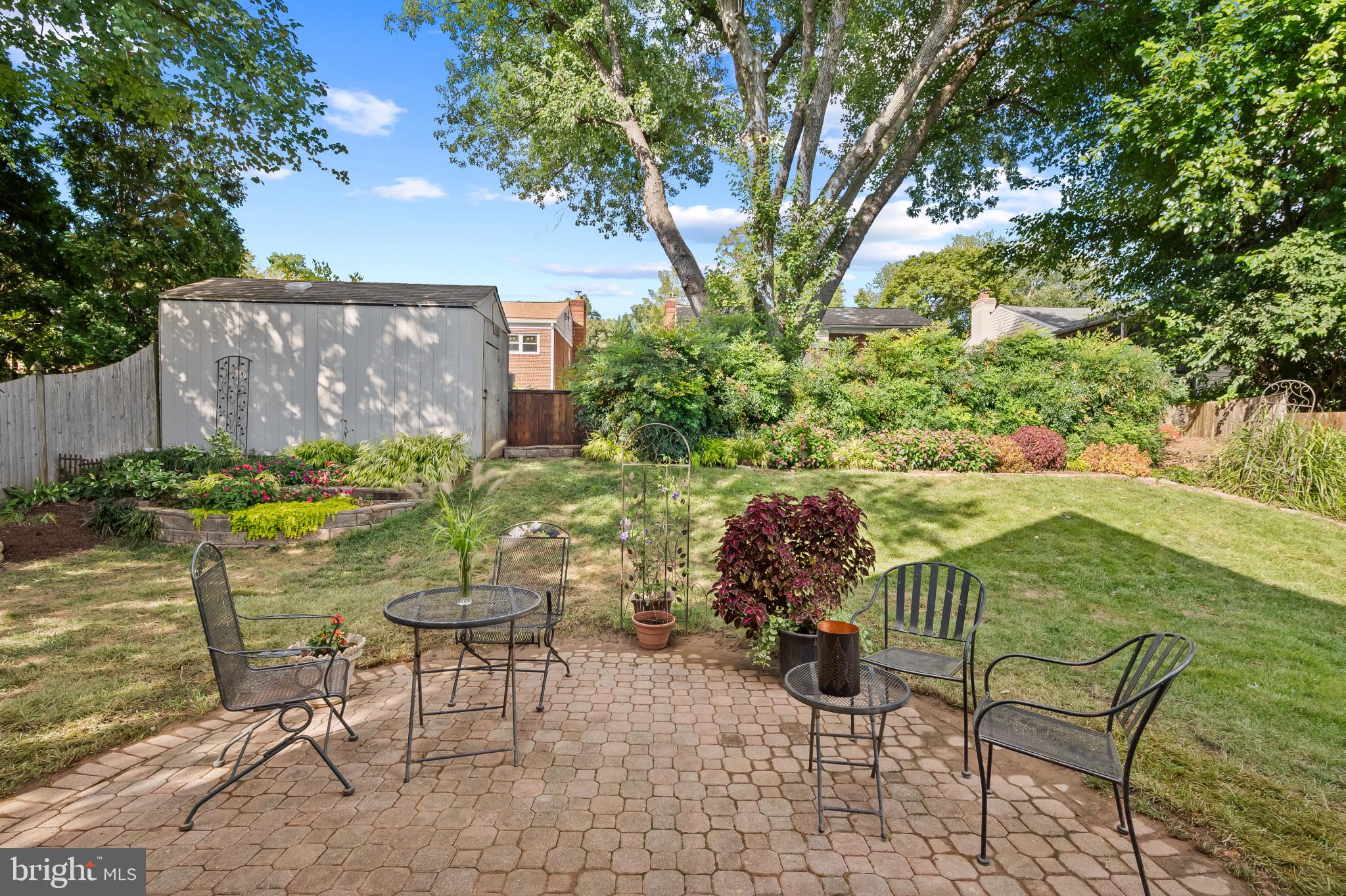 11105 Waycross Way Kensington, MD 20895 - Photo 33 of 35 a view of a chairs and table in the patio