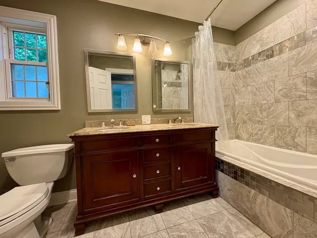 $416,500 | 9210 South Trumbull Avenue, Evergreen Park, IL 60805