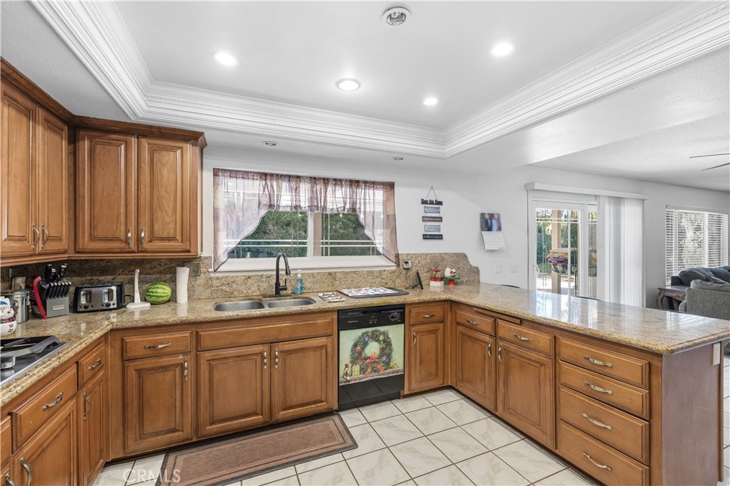 6801 Rycroft Drive Riverside, CA 92506 - Photo 17 of 39