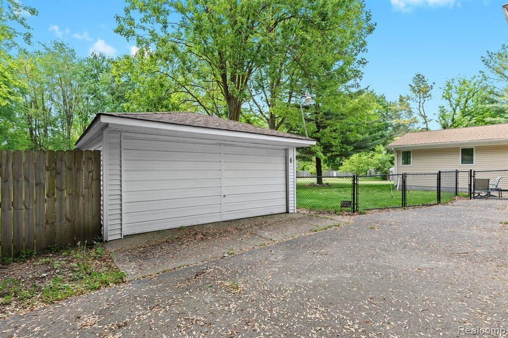 52851 Fairchild Road Chesterfield, MI 48051 - Photo 55 of 70