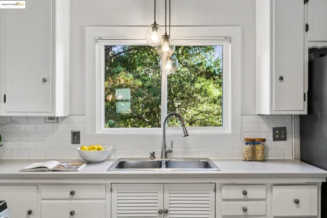 $695,000 | 4539 Pampas Avenue, Oakland, CA 94619