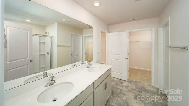 a view of utility room