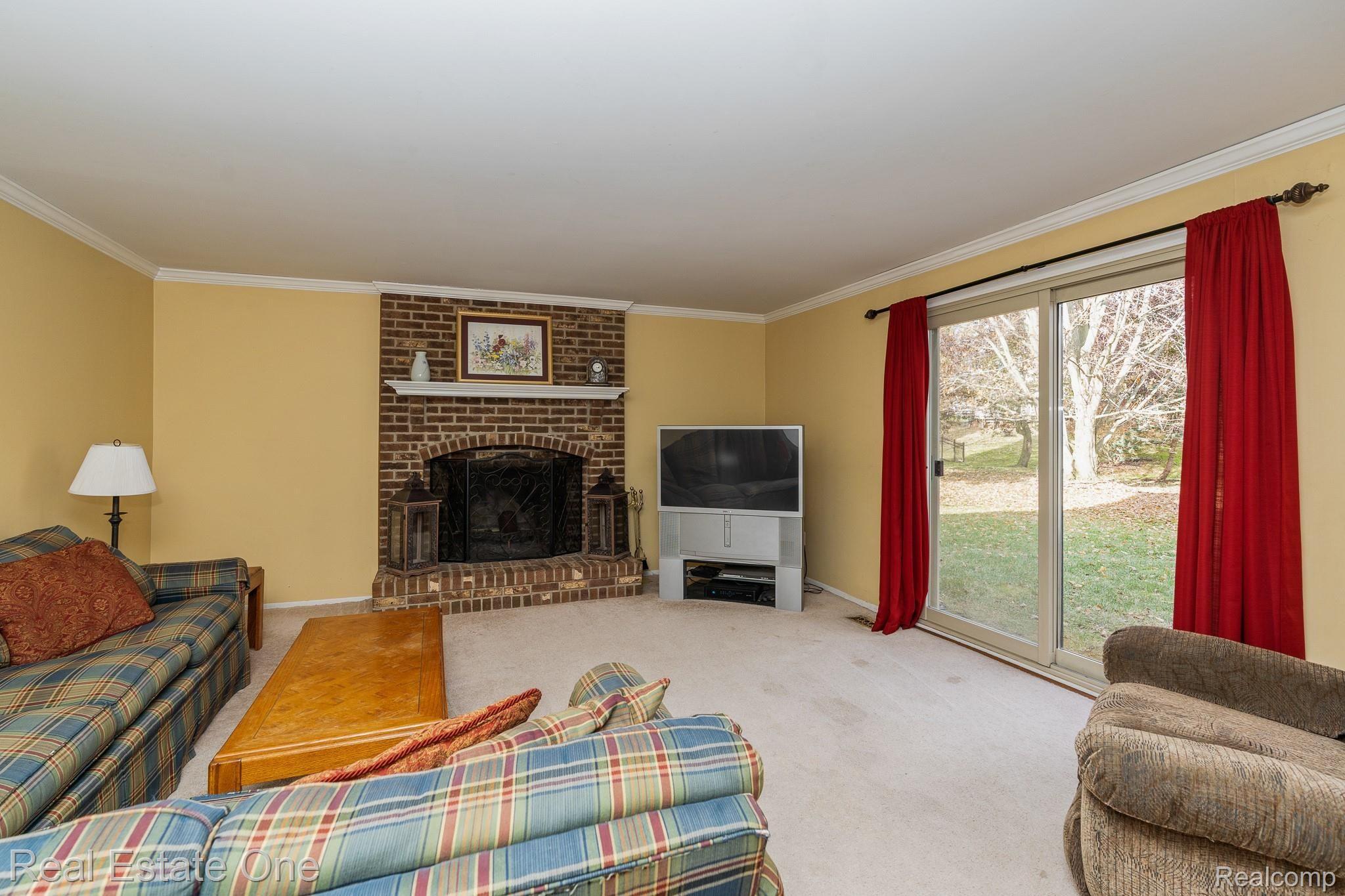 1958 Brookfield Road Rochester, MI 48306 - Photo 12 of 35 Brookfield MLS-W012.jpg