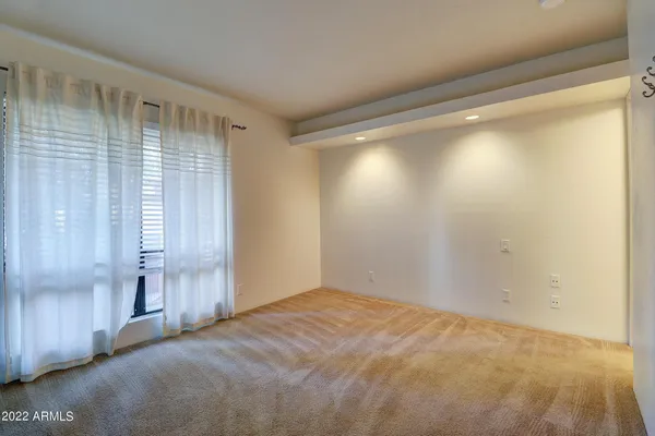 $1,600 | 5035 North 10th Place, Unit 201, Phoenix, AZ 85014