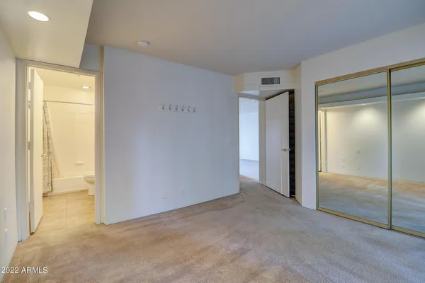 $1,600 | 5035 North 10th Place, Unit 201, Phoenix, AZ 85014