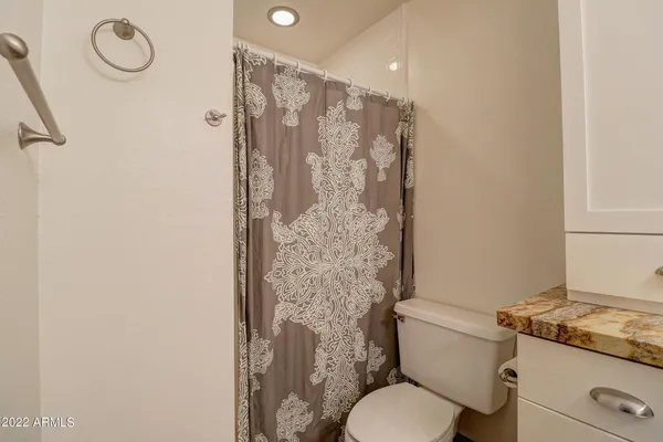 $1,600 | 5035 North 10th Place, Unit 201, Phoenix, AZ 85014