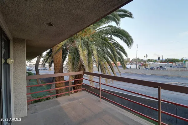 $1,600 | 5035 North 10th Place, Unit 201, Phoenix, AZ 85014