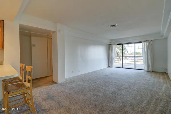 $1,600 | 5035 North 10th Place, Unit 201, Phoenix, AZ 85014