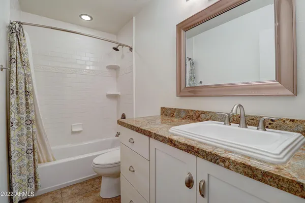 $1,600 | 5035 North 10th Place, Unit 201, Phoenix, AZ 85014