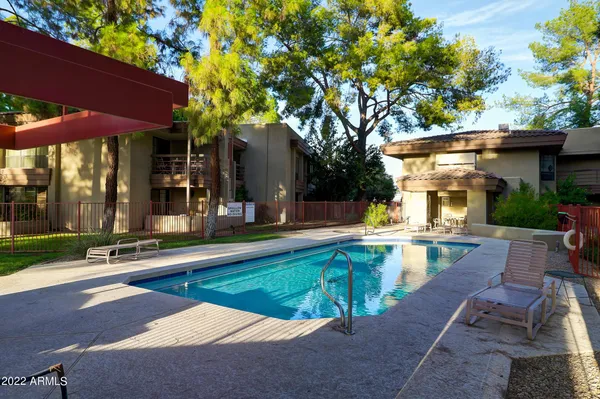 $1,600 | 5035 North 10th Place, Unit 201, Phoenix, AZ 85014