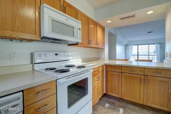 $1,600 | 5035 North 10th Place, Unit 201, Phoenix, AZ 85014
