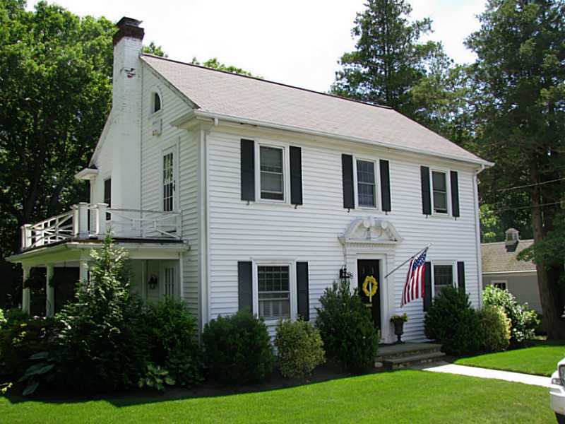 98 Overhill Road Warwick, RI 02818 - Photo 1 of 19 Exterior Front.