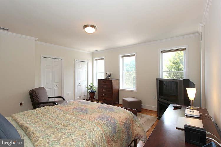 330 13th Street Northeast Washington, DC 20002 - Photo 25 of 30 Bedroom