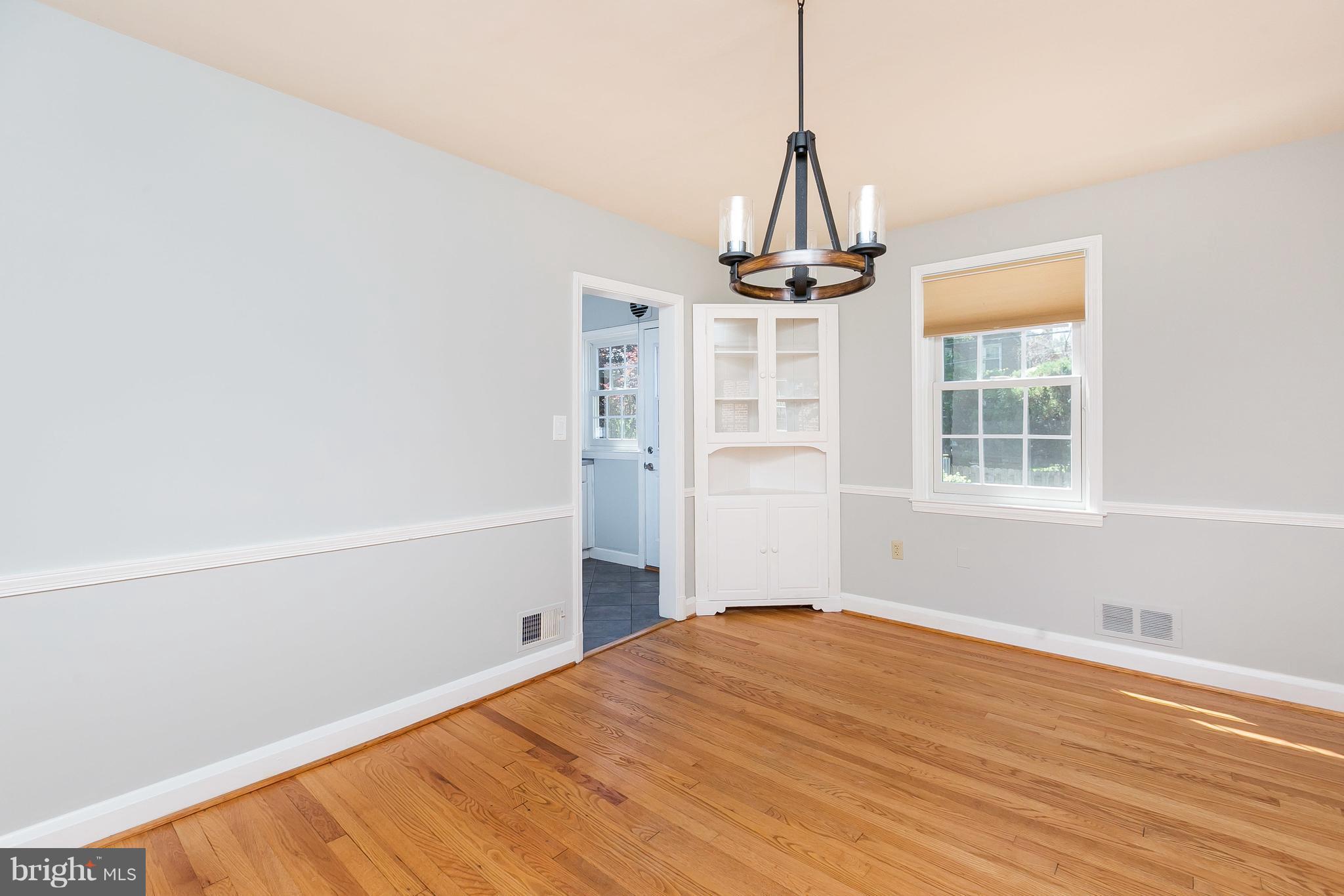 217 Stanmore Road Baltimore, MD 21212 - Photo 8 of 30 Dining Room