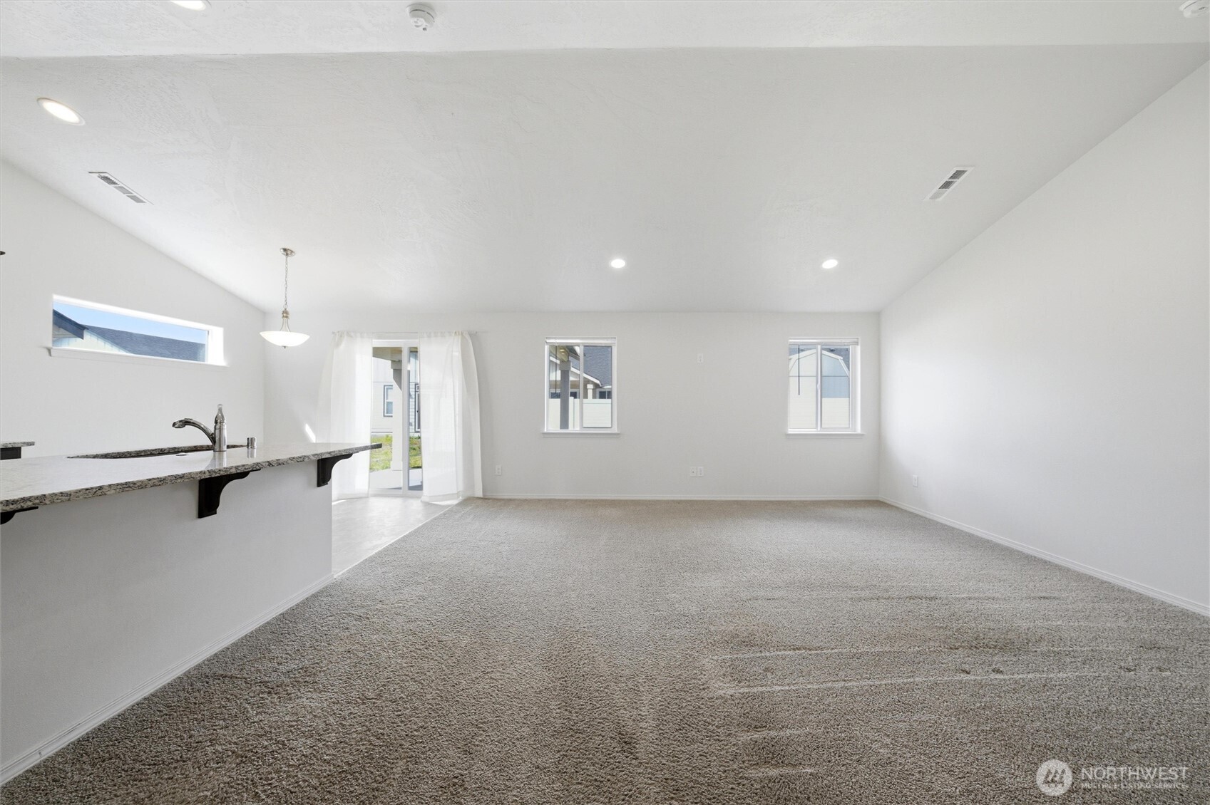 1032 West Sequoia Road Moses Lake, WA 98837 - Photo 15 of 28