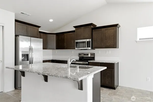 $335,000 | 1032 West Sequoia Road, Moses Lake, WA 98837