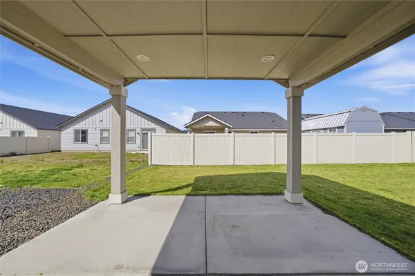 $335,000 | 1032 West Sequoia Road, Moses Lake, WA 98837
