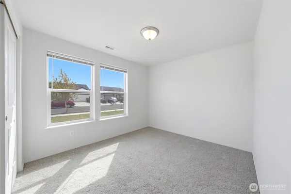 $335,000 | 1032 West Sequoia Road, Moses Lake, WA 98837