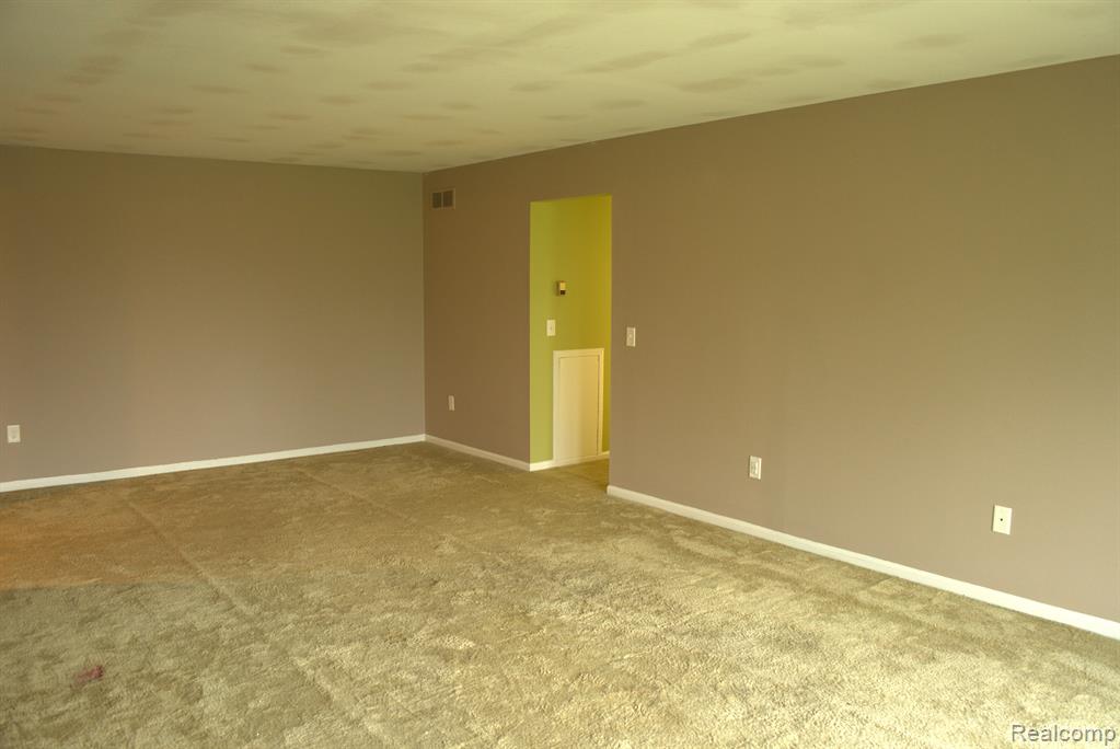 29640 Middlebelt Road, Unit 2603 Farmington Hills, MI 48334 - Photo 10 of 13