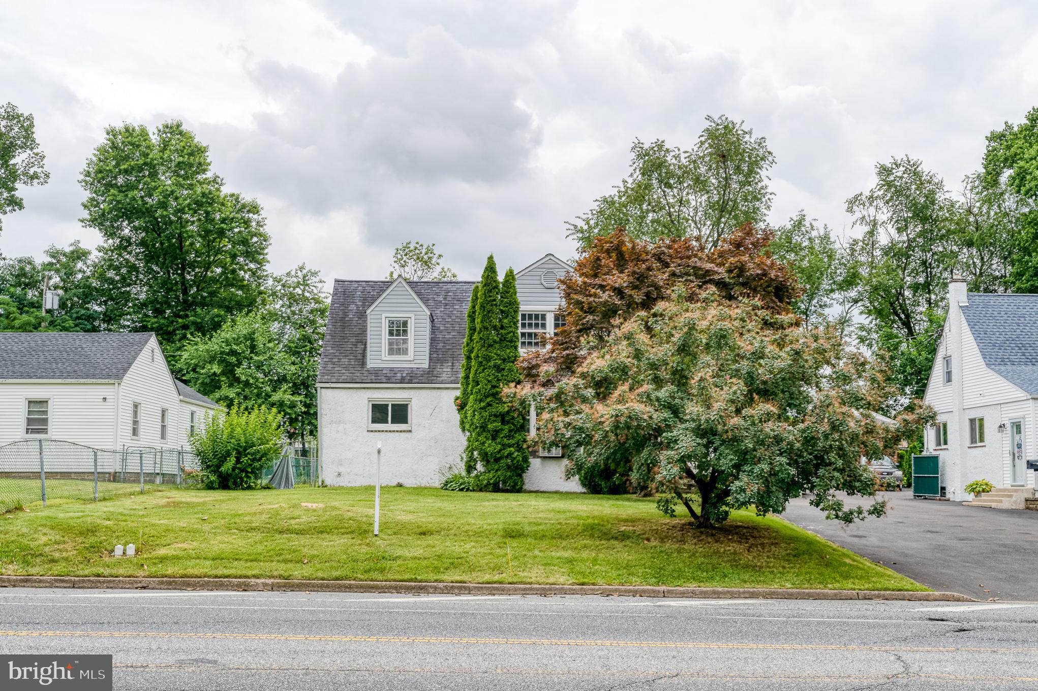 12111 Thornton Road Philadelphia, PA 19154 - Photo 3 of 36 Gallery Image 3